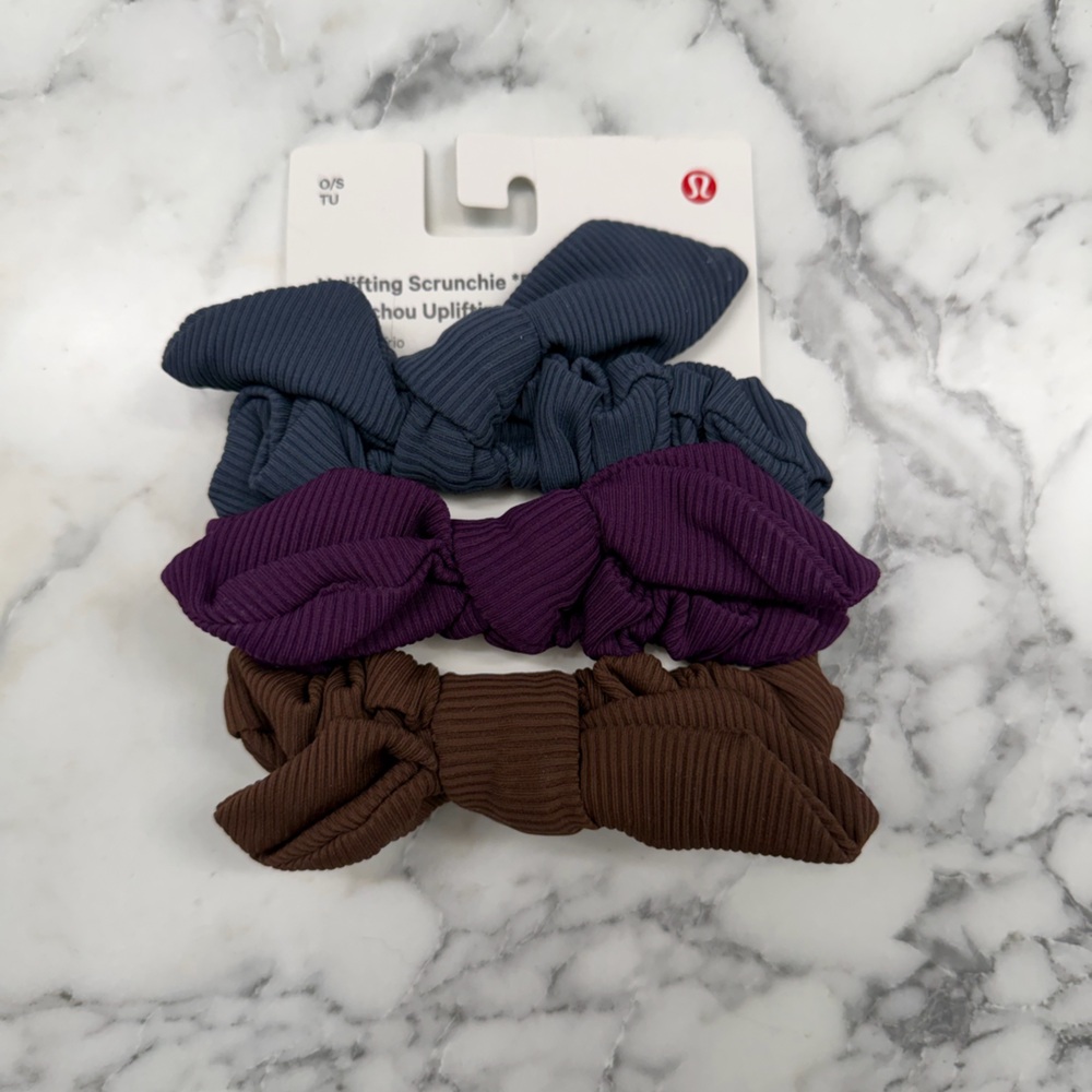 Uplifting Scrunchie *Bow